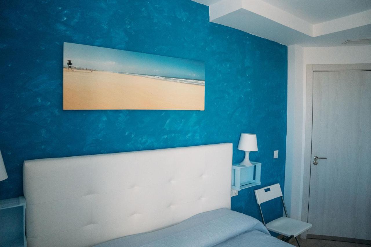 Hostal Brisas De Conil Conil De La Frontera Εξωτερικό φωτογραφία